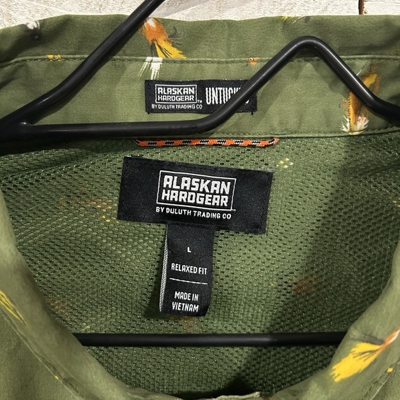 Alaskan Hardgear Mens Large Duluth Trading Untucked Button Shirt Fly Fishing Lrg - Picture 5 of 6